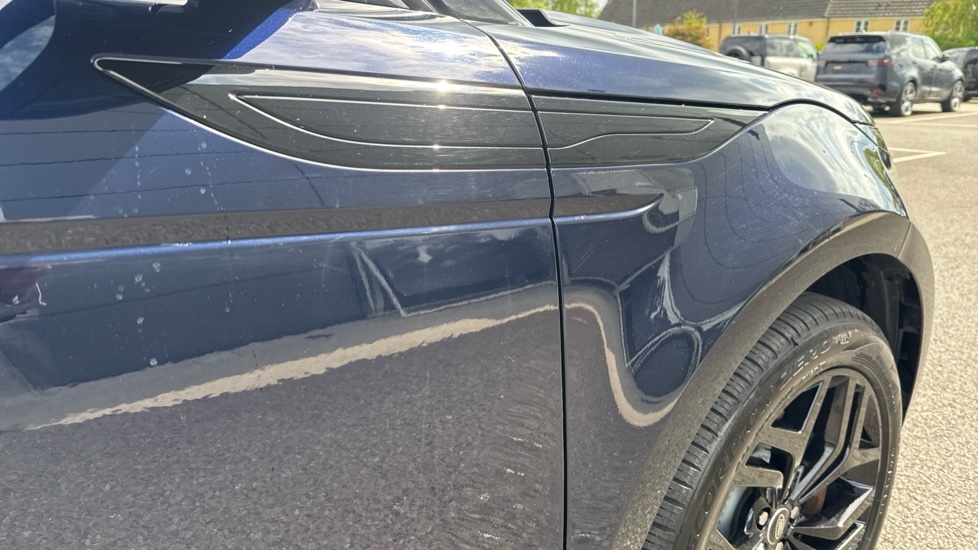 Land Rover Range Rover Evoque 2.0 D200 Evoque Edition 5dr Auto Diesel Hatchback - Image 24