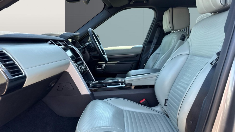 Land Rover Discovery 3.0 SDV6 HSE Luxury 5dr Auto Diesel Station Wagon - Image 3
