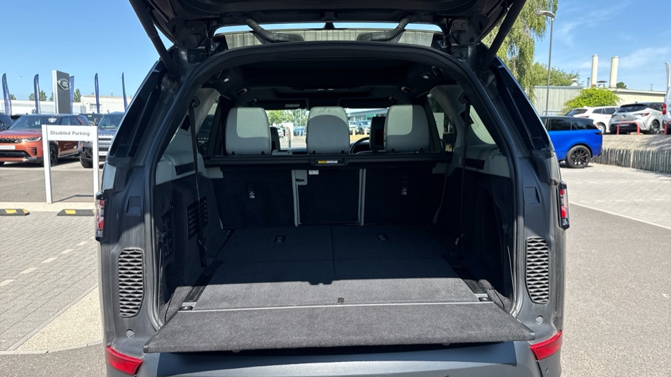 Land Rover Discovery 3.0 SDV6 HSE Luxury 5dr Auto Diesel Station Wagon - Image 10