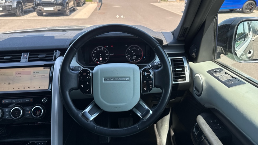 Land Rover Discovery 3.0 SDV6 HSE Luxury 5dr Auto Diesel Station Wagon - Image 15
