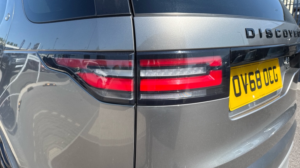 Land Rover Discovery 3.0 SDV6 HSE Luxury 5dr Auto Diesel Station Wagon - Image 19