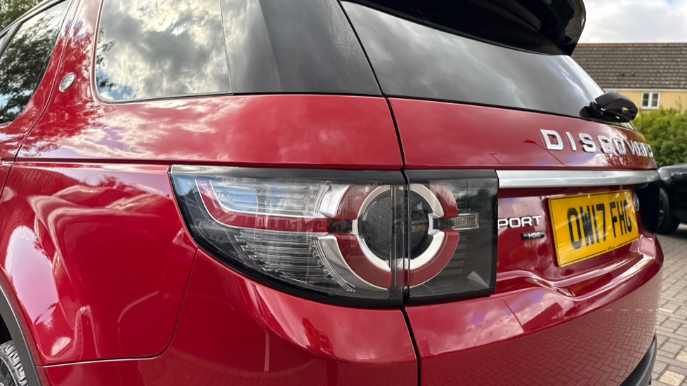 Land Rover Discovery Sport 2.0 TD4 180 HSE Luxury 5dr Auto Diesel Station Wagon - Image 19