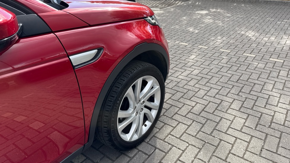 Land Rover Discovery Sport 2.0 TD4 180 HSE Luxury 5dr Auto Diesel Station Wagon - Image 22
