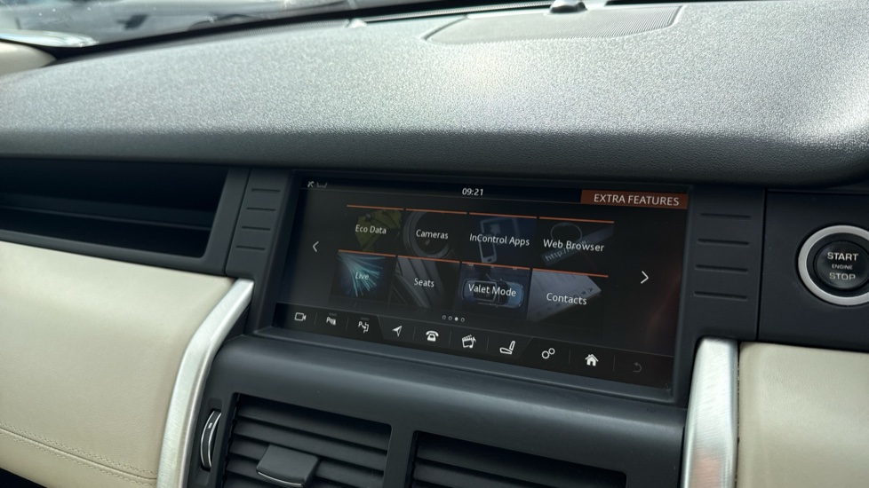 Land Rover Discovery Sport 2.0 TD4 180 HSE Luxury 5dr Auto Diesel Station Wagon - Image 32