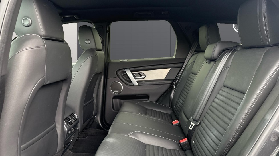 Land Rover Discovery Sport 1.5 P270e Dynamic SE 5dr Auto [5 Seat] Station Wagon - Image 4