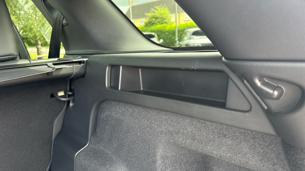 Land Rover Discovery Sport 1.5 P270e Dynamic SE 5dr Auto [5 Seat] Station Wagon - Image 28