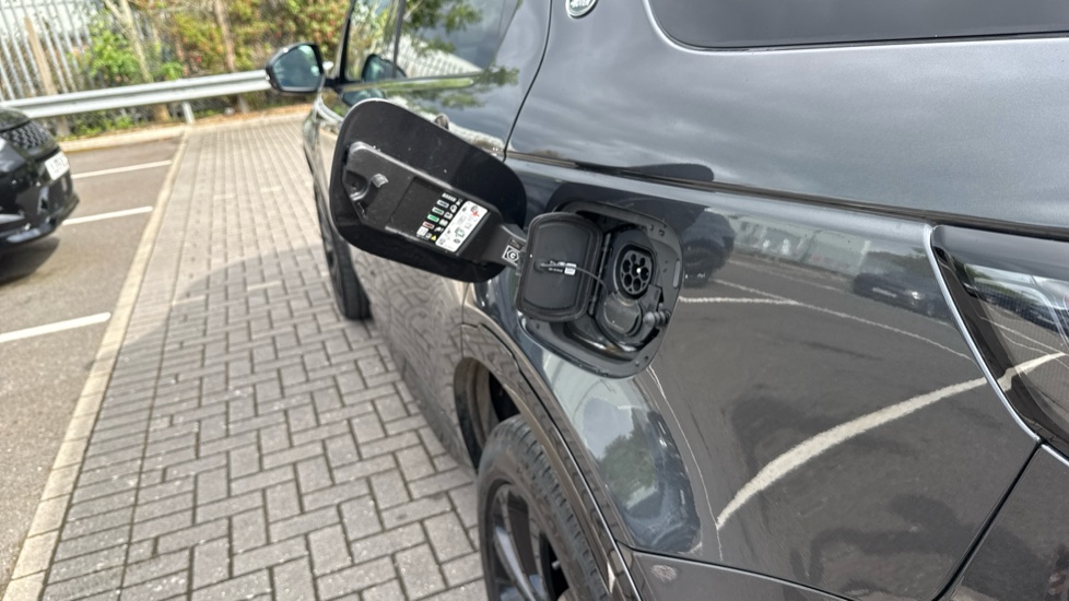 Land Rover Discovery Sport 1.5 P270e Dynamic SE 5dr Auto [5 Seat] Station Wagon - Image 34