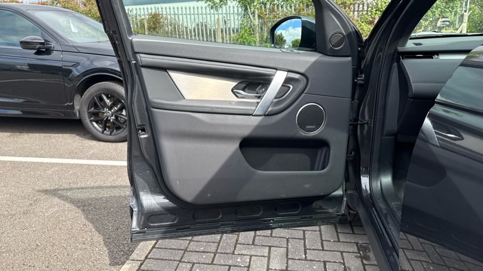 Land Rover Discovery Sport 1.5 P270e Dynamic SE 5dr Auto [5 Seat] Station Wagon - Image 36