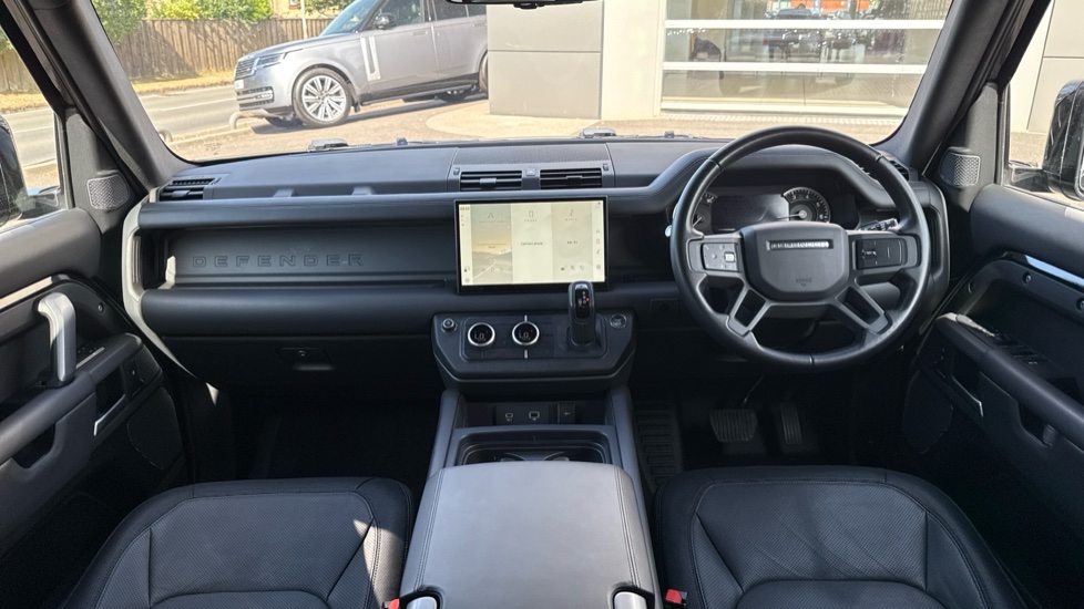 Land Rover Defender 2.0 P400e X-Dynamic HSE 110 5dr Auto Estate - Image 9