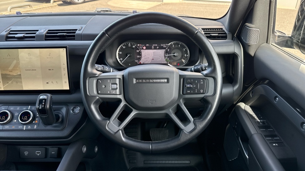 Land Rover Defender 2.0 P400e X-Dynamic HSE 110 5dr Auto Estate - Image 15