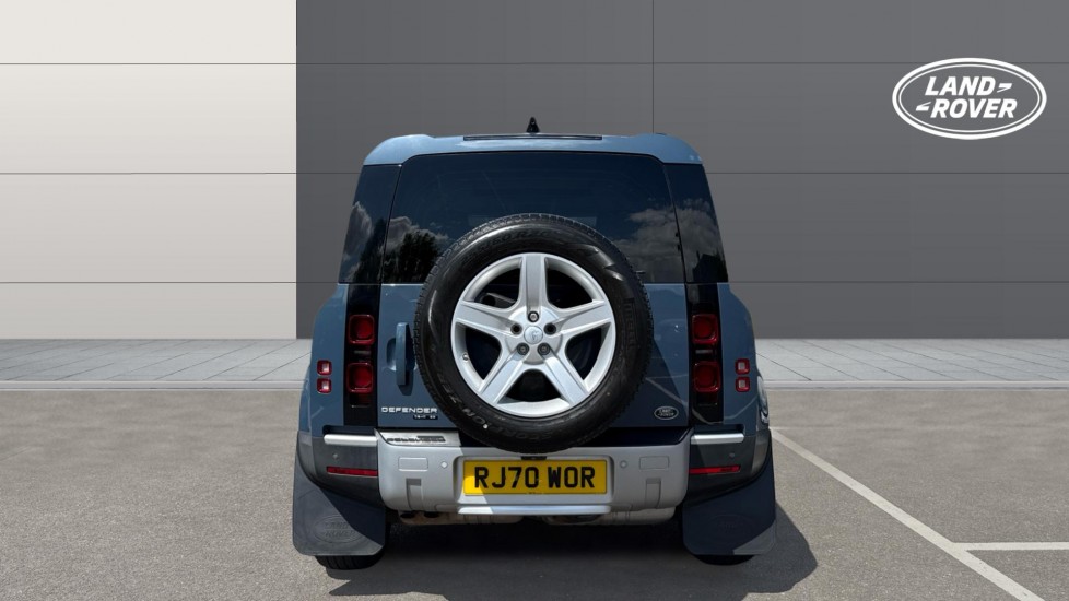 Land Rover Defender 2.0 D240 SE 110 5dr Auto [6 Seat] Diesel Estate - Image 6