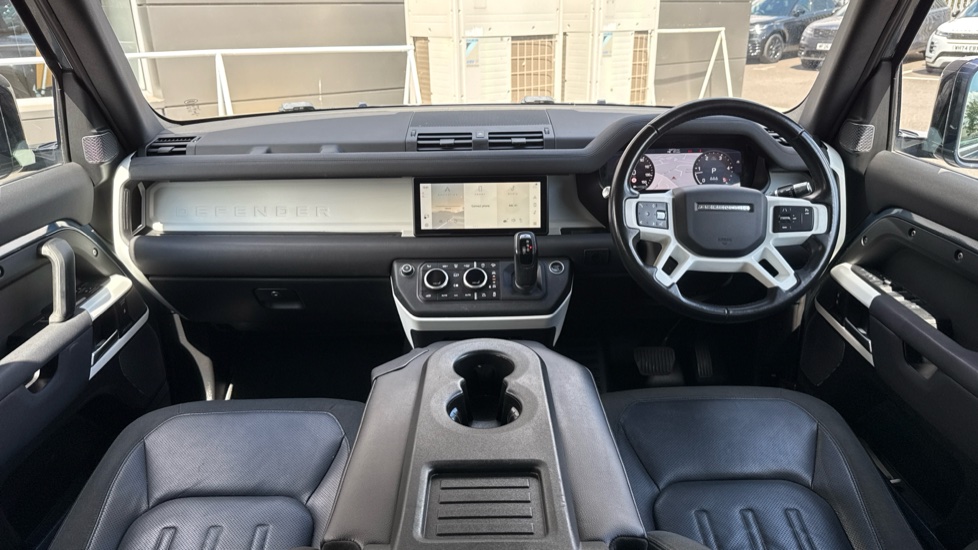 Land Rover Defender 2.0 D240 SE 110 5dr Auto [6 Seat] Diesel Estate - Image 9