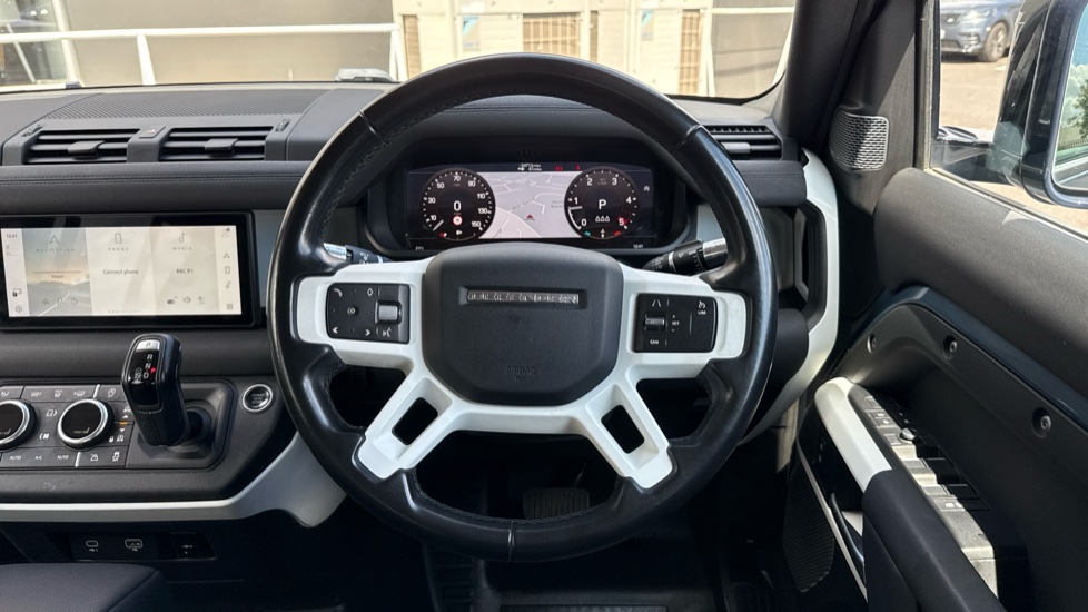 Land Rover Defender 2.0 D240 SE 110 5dr Auto [6 Seat] Diesel Estate - Image 15
