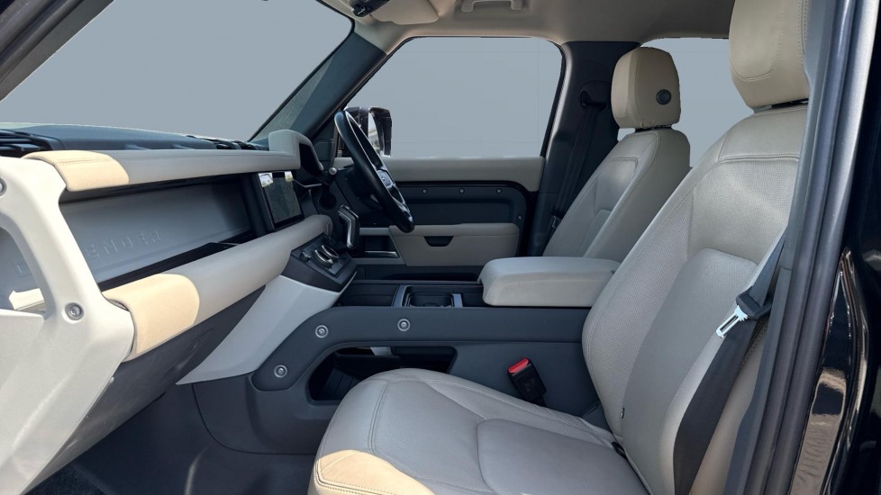 Land Rover Defender 3.0 D250 XS Edition 110 5dr Auto Diesel Estate - Image 3