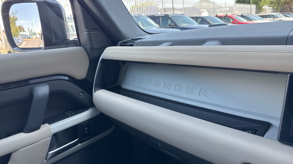Land Rover Defender 3.0 D250 XS Edition 110 5dr Auto Diesel Estate - Image 26