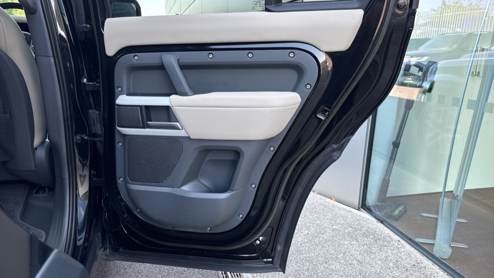 Land Rover Defender 3.0 D250 XS Edition 110 5dr Auto Diesel Estate - Image 35