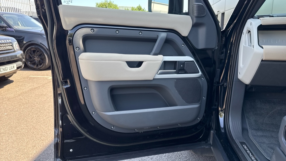 Land Rover Defender 3.0 D250 XS Edition 110 5dr Auto Diesel Estate - Image 40