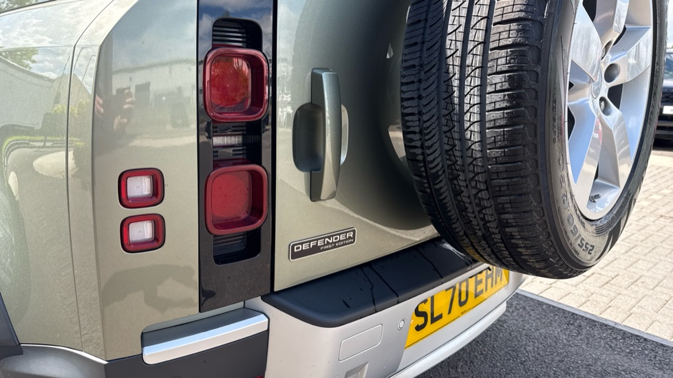 Land Rover Defender 2.0 D240 First Edition 110 5dr Auto Diesel Estate - Image 19