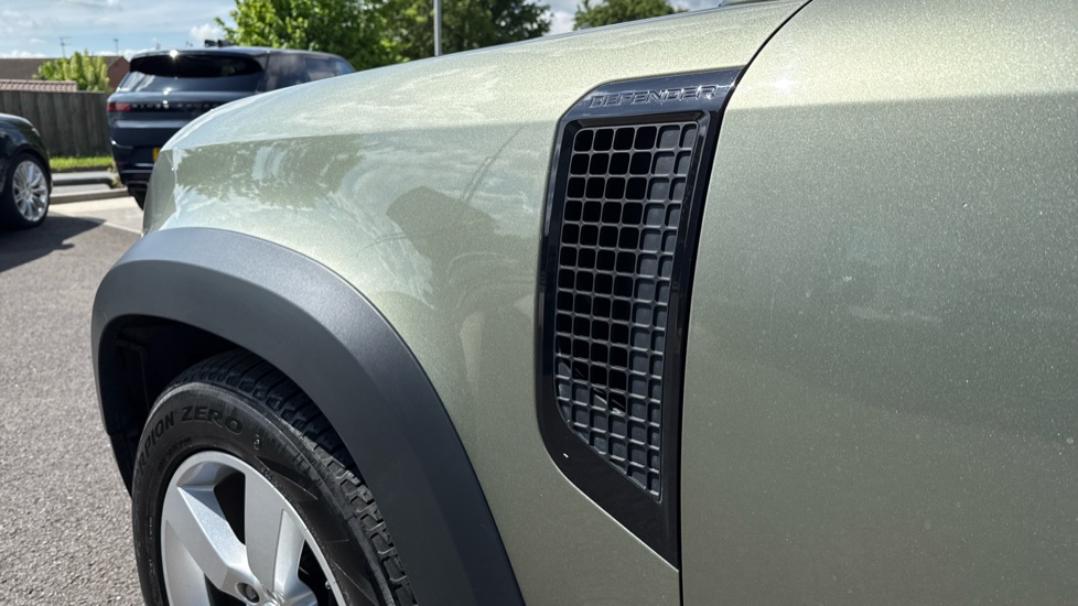 Land Rover Defender 2.0 D240 First Edition 110 5dr Auto Diesel Estate - Image 20