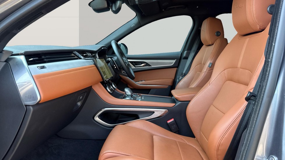 Jaguar F-Pace 2.0 D200 R-Dynamic SE Black 5dr Auto AWD Diesel Estate - Image 3