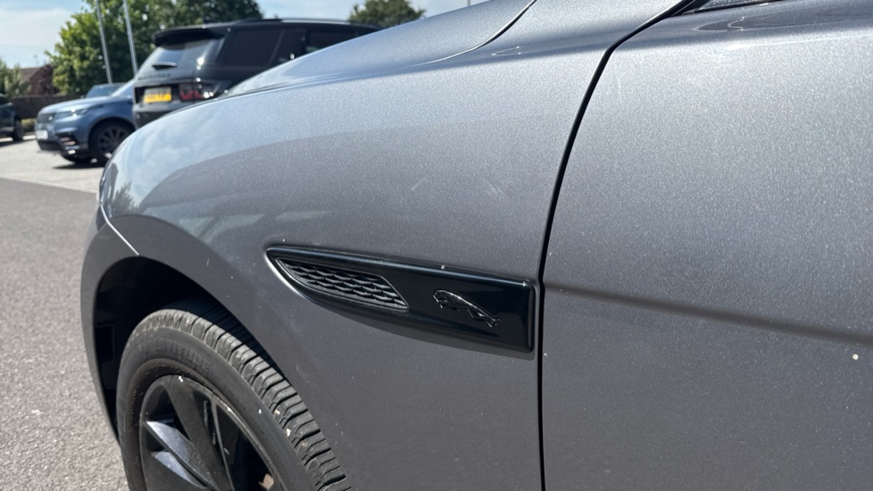 Jaguar F-Pace 2.0 D200 R-Dynamic SE Black 5dr Auto AWD Diesel Estate - Image 20