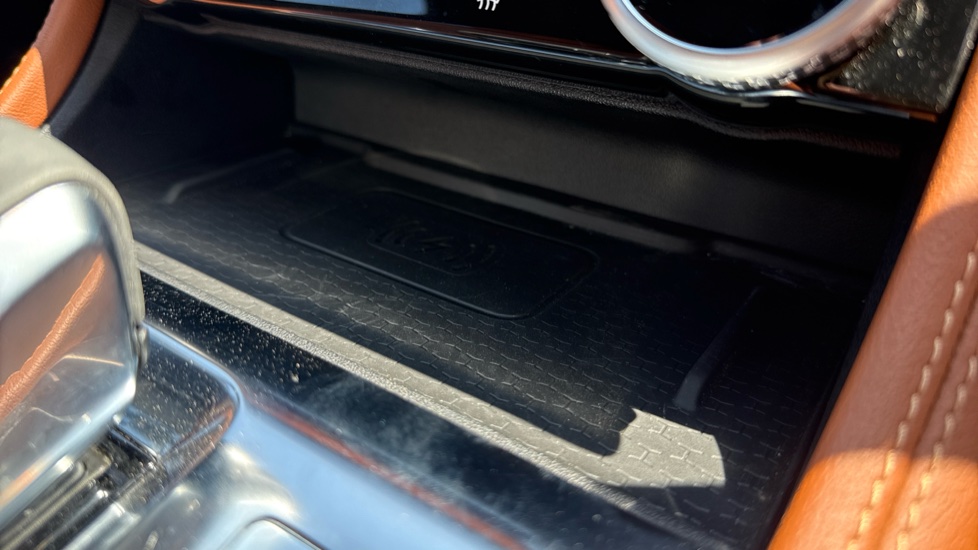 Jaguar F-Pace 2.0 D200 R-Dynamic SE Black 5dr Auto AWD Diesel Estate - Image 31