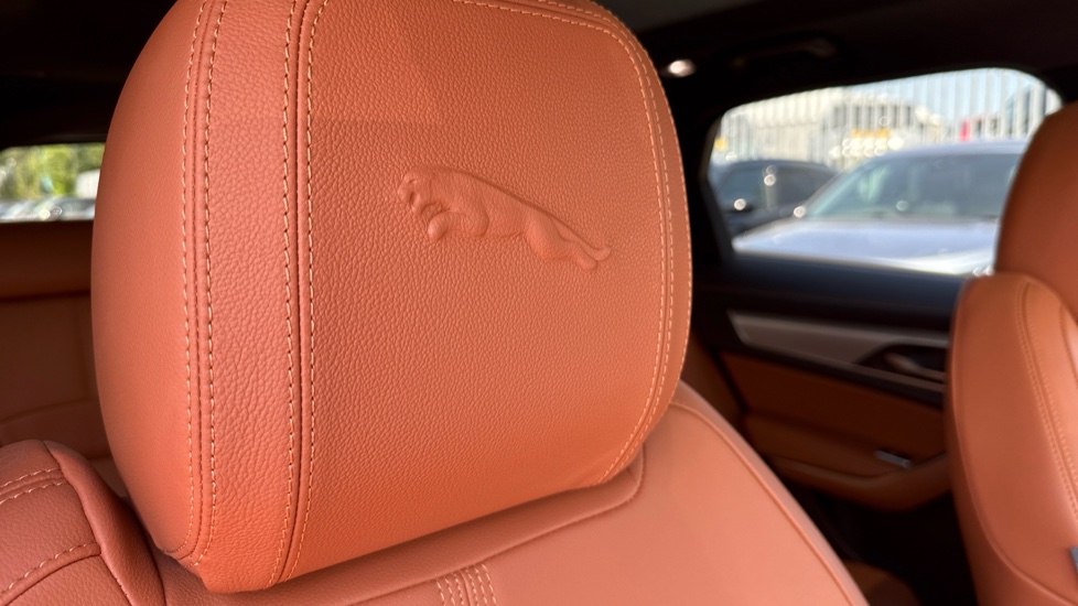 Jaguar F-Pace 2.0 D200 R-Dynamic SE Black 5dr Auto AWD Diesel Estate - Image 34