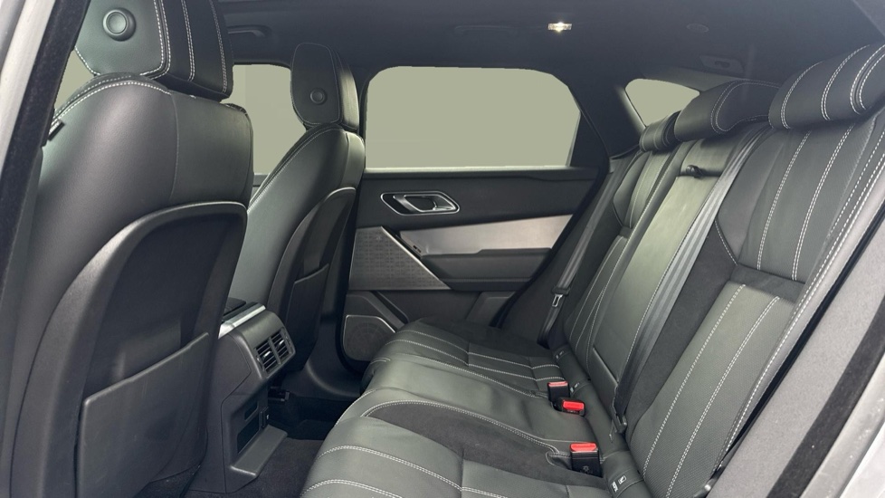 Land Rover Range Rover Velar 2.0 D200 Edition 5dr Auto Diesel Estate - Image 4