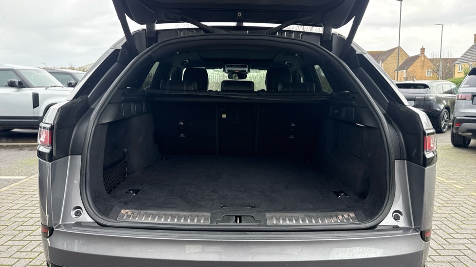 Land Rover Range Rover Velar 2.0 D200 Edition 5dr Auto Diesel Estate - Image 10