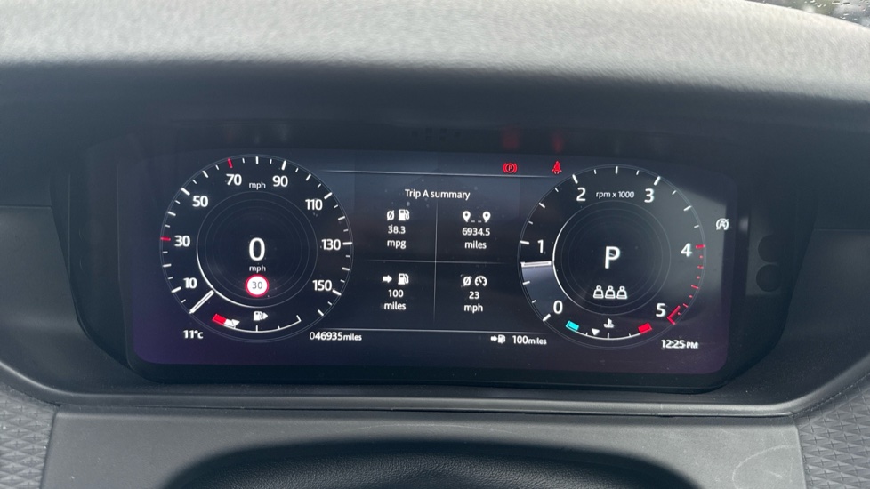 Land Rover Range Rover Velar 2.0 D200 Edition 5dr Auto Diesel Estate - Image 16