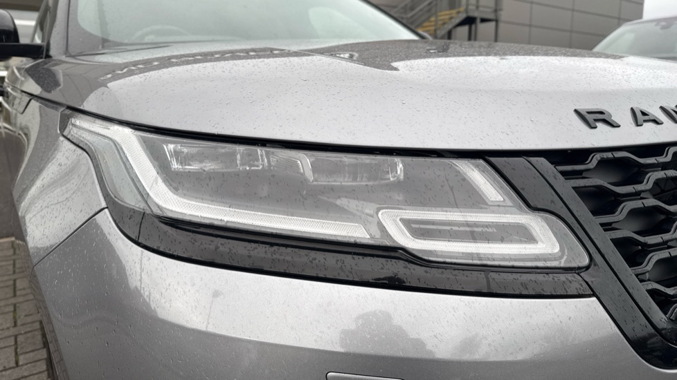 Land Rover Range Rover Velar 2.0 D200 Edition 5dr Auto Diesel Estate - Image 17