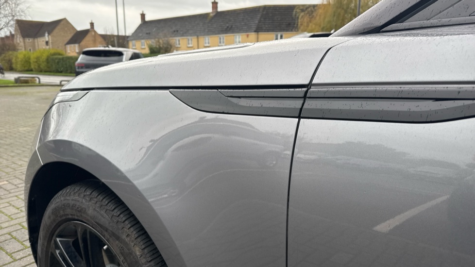 Land Rover Range Rover Velar 2.0 D200 Edition 5dr Auto Diesel Estate - Image 20