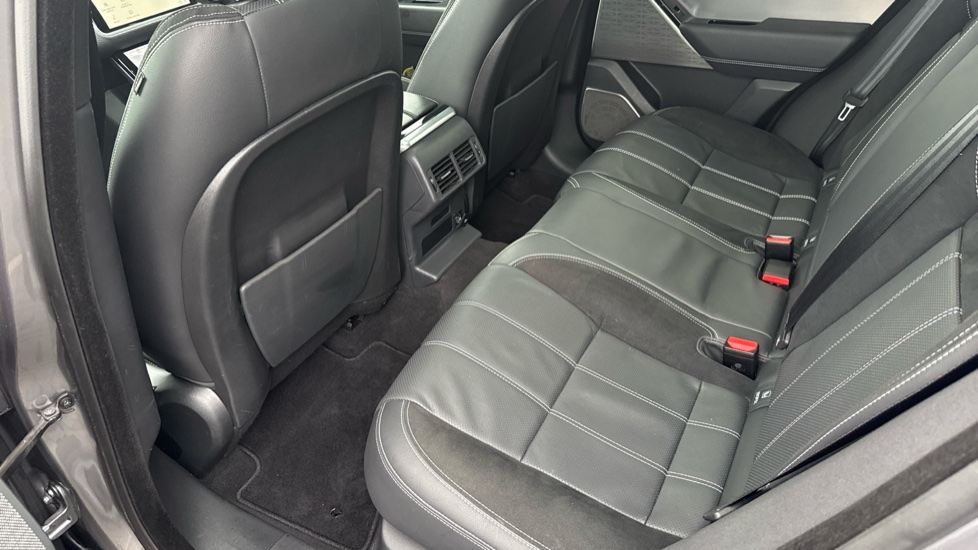 Land Rover Range Rover Velar 2.0 D200 Edition 5dr Auto Diesel Estate - Image 43
