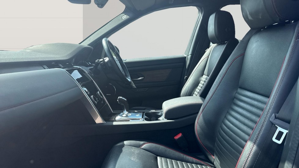 Land Rover Discovery Sport 1.5 P300e R-Dynamic HSE 5dr Auto [5 Seat] Station Wagon - Image 3