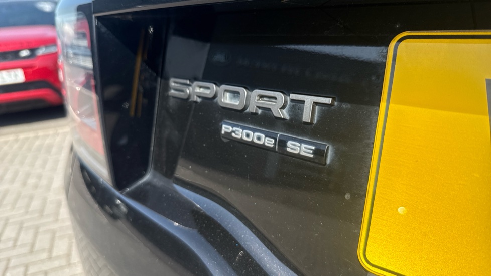 Land Rover Discovery Sport 1.5 P300e R-Dynamic HSE 5dr Auto [5 Seat] Station Wagon - Image 37