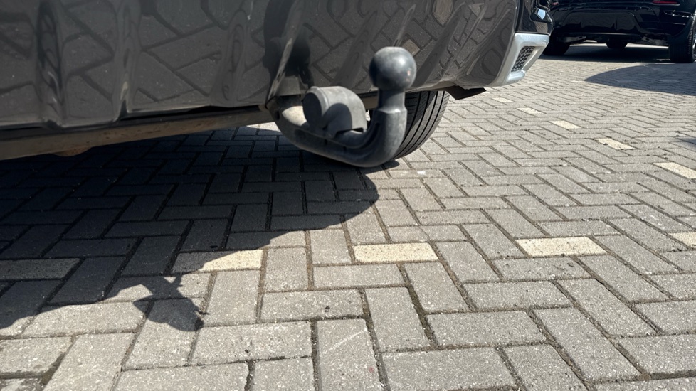 Land Rover Discovery Sport 1.5 P300e R-Dynamic HSE 5dr Auto [5 Seat] Station Wagon - Image 39