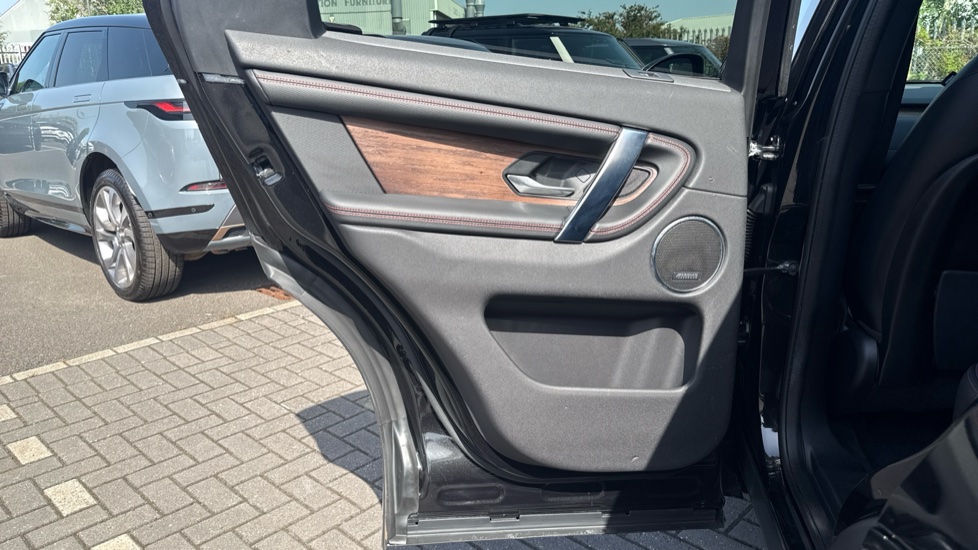 Land Rover Discovery Sport 1.5 P300e R-Dynamic HSE 5dr Auto [5 Seat] Station Wagon - Image 41