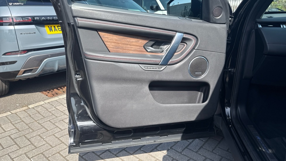Land Rover Discovery Sport 1.5 P300e R-Dynamic HSE 5dr Auto [5 Seat] Station Wagon - Image 42