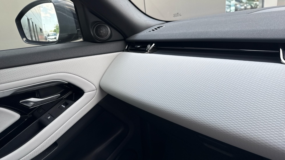 Land Rover Range Rover Evoque 2.0 D200 R-Dynamic S 5dr Auto Diesel Hatchback - Image 26