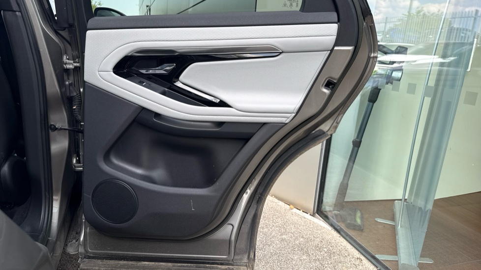 Land Rover Range Rover Evoque 2.0 D200 R-Dynamic S 5dr Auto Diesel Hatchback - Image 34