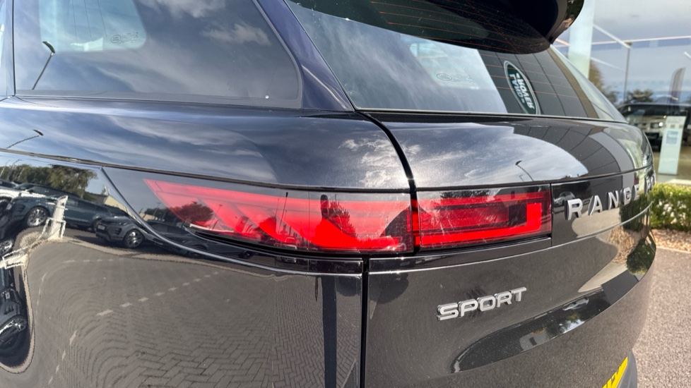 Land Rover Range Rover Sport 3.0 D300 SE 5dr Auto Diesel Estate - Image 19