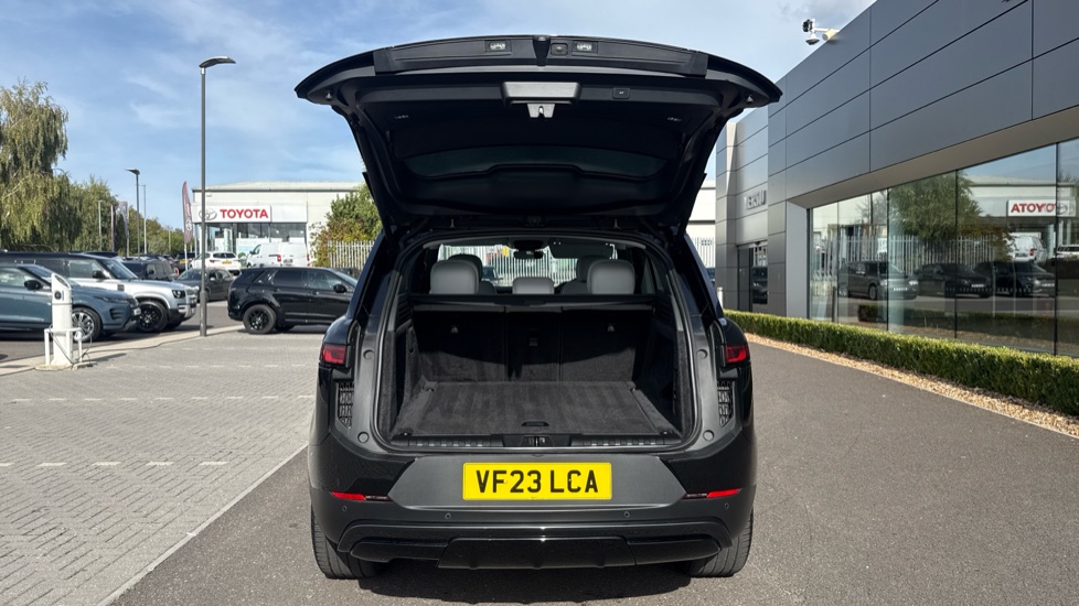 Land Rover Range Rover Sport 3.0 D300 SE 5dr Auto Diesel Estate - Image 27