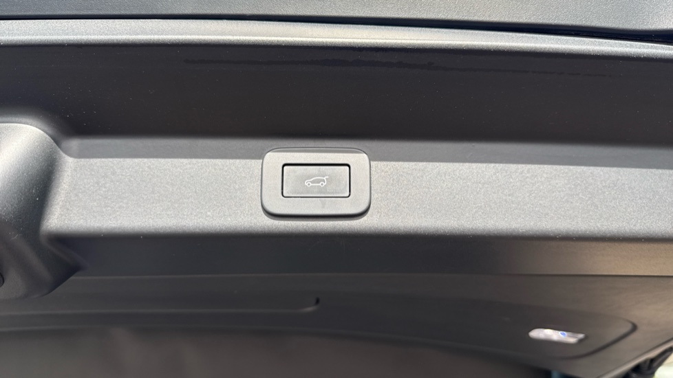 Land Rover Range Rover Sport 3.0 D300 SE 5dr Auto Diesel Estate - Image 36