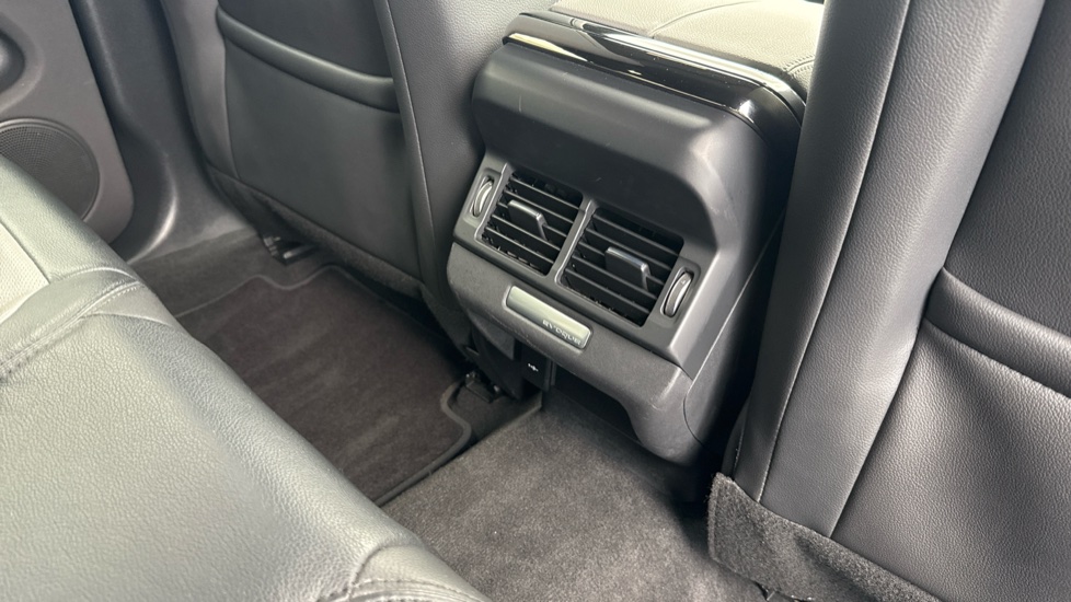 Land Rover Range Rover Evoque 2.0 D200 R-Dynamic SE 5dr Auto Diesel Hatchback - Image 18