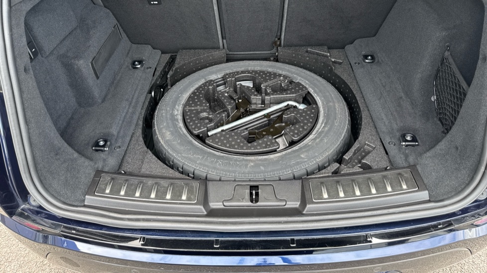 Land Rover Range Rover Evoque 2.0 D200 R-Dynamic SE 5dr Auto Diesel Hatchback - Image 36