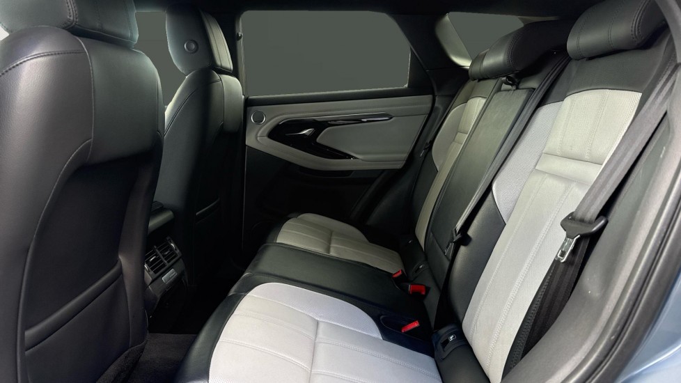 Land Rover Range Rover Evoque 2.0 D180 First Edition 5dr Auto Diesel Hatchback - Image 4