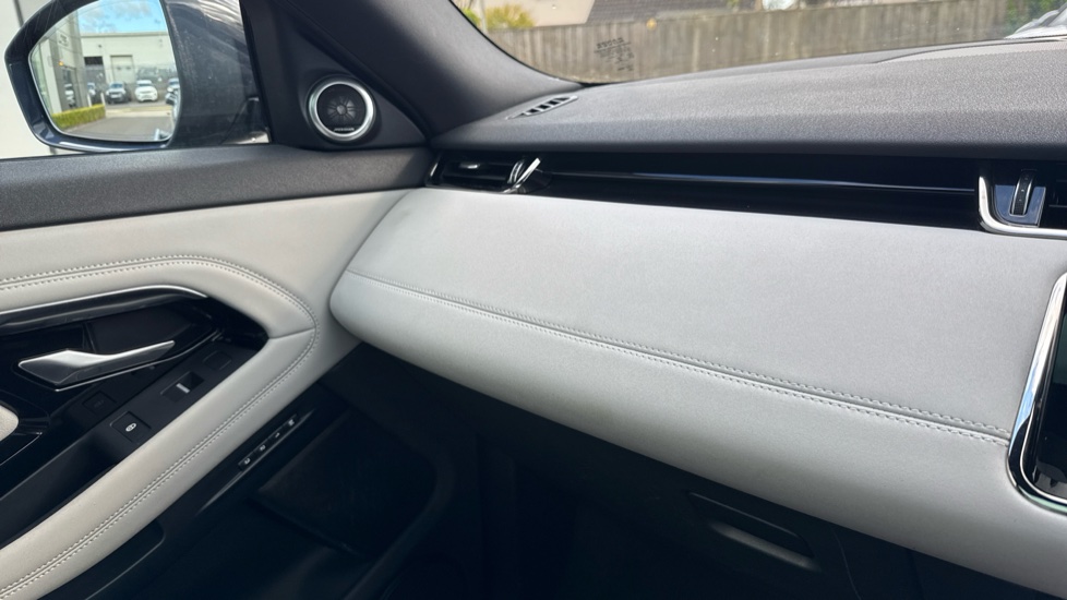 Land Rover Range Rover Evoque 2.0 D180 First Edition 5dr Auto Diesel Hatchback - Image 26
