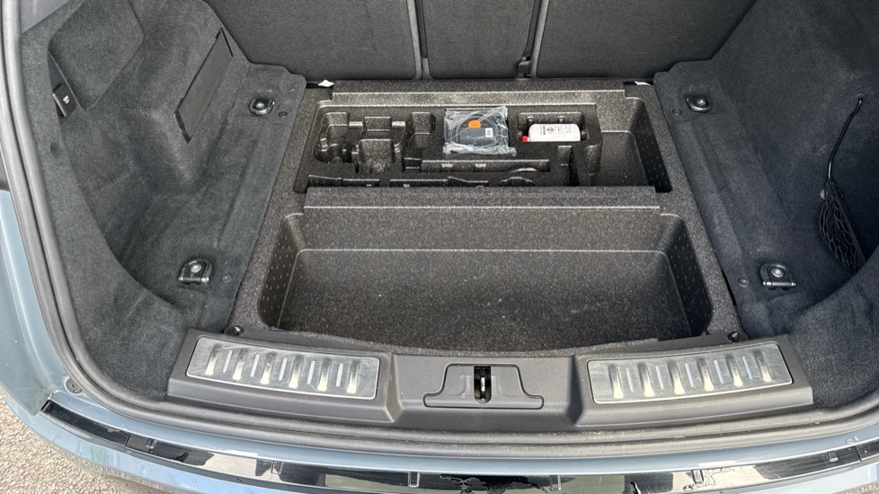 Land Rover Range Rover Evoque 2.0 D180 First Edition 5dr Auto Diesel Hatchback - Image 38