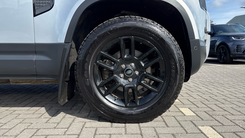 Land Rover Defender 110 Diesel 3.0 D250 Hard Top S Auto [3 Seat] - Image 8