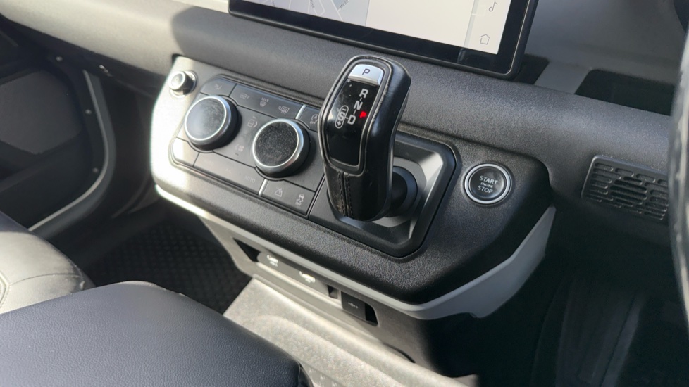 Land Rover Defender 110 Diesel 3.0 D250 Hard Top S Auto [3 Seat] - Image 13